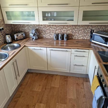 Lovely 2 Bedroom Serviced Apartment With Parking Mansfield Exteriör bild