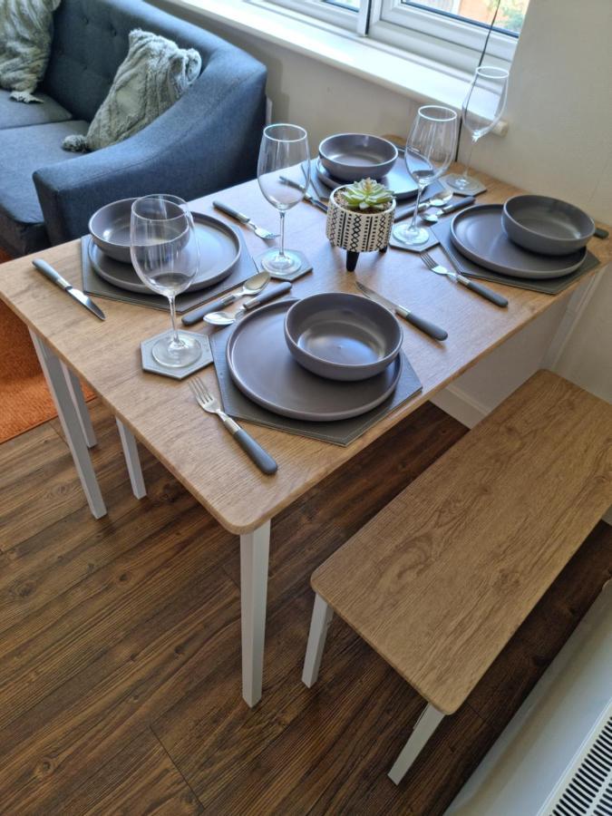 Lovely 2 Bedroom Serviced Apartment With Parking Mansfield Exteriör bild