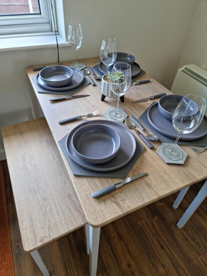 Lovely 2 Bedroom Serviced Apartment With Parking Mansfield Exteriör bild